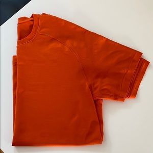 Lululemon Metal Vent - Size Large